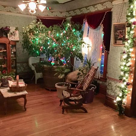 Scarlett House Victorian B & B 제인즈빌 외부 사진