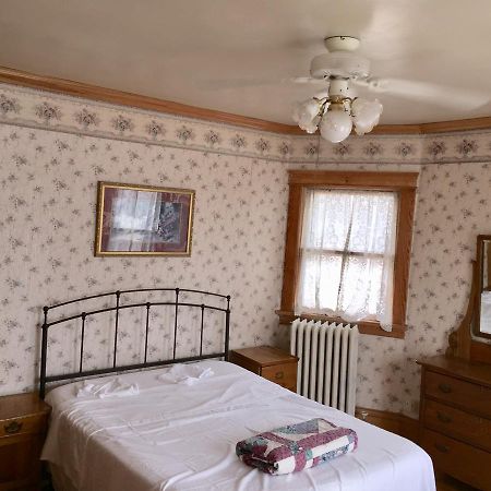 Scarlett House Victorian B & B 제인즈빌 외부 사진
