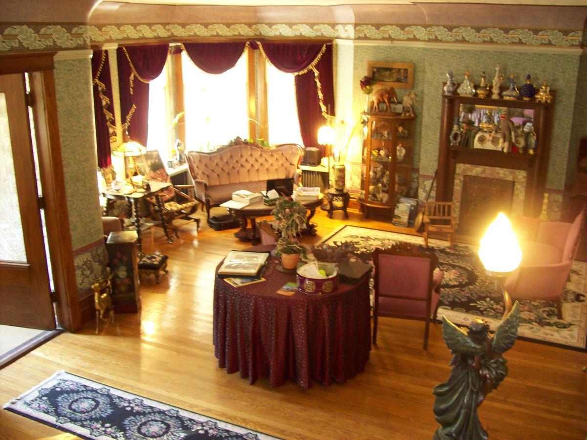 Scarlett House Victorian B & B 제인즈빌 외부 사진
