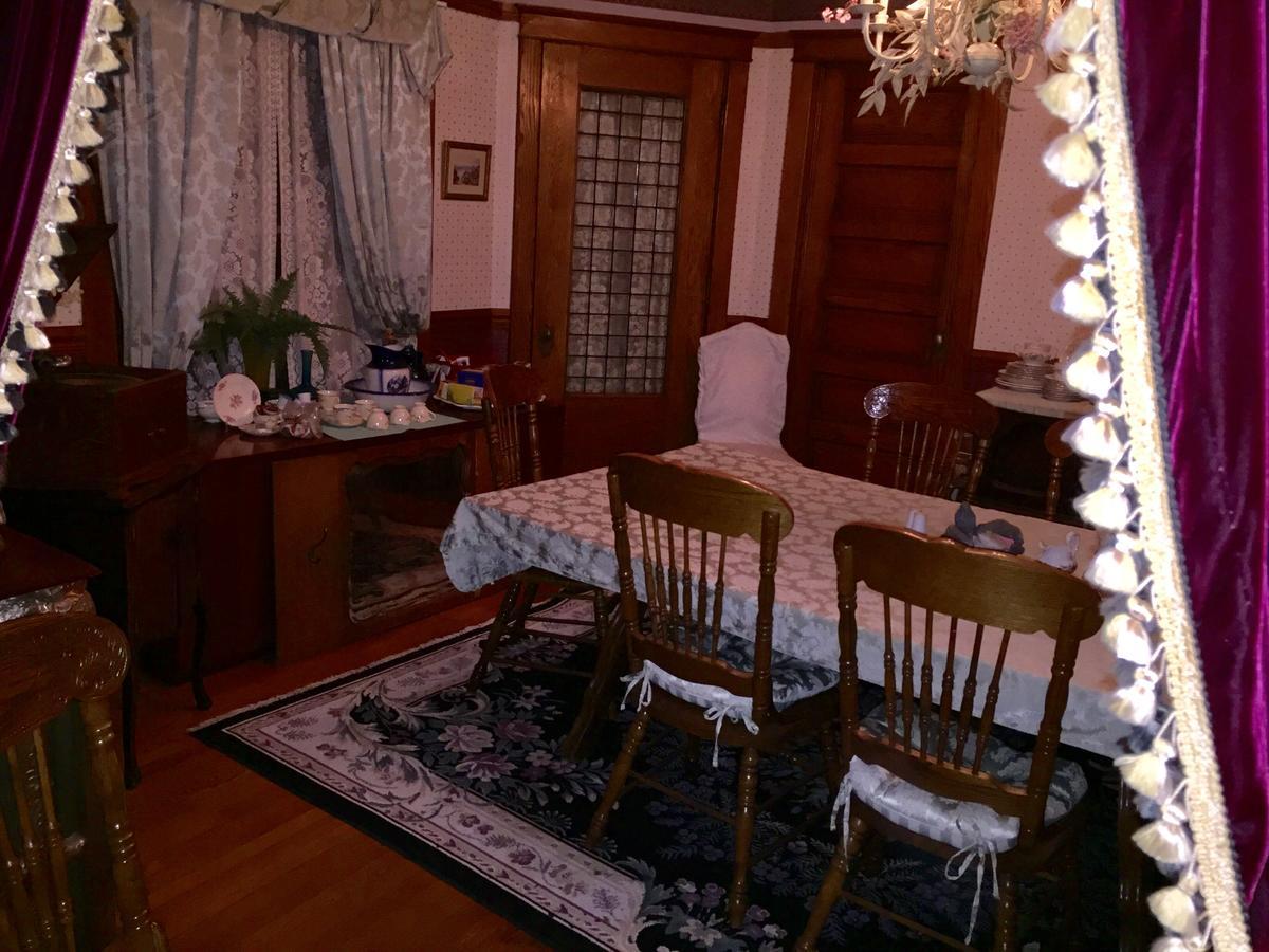 Scarlett House Victorian B & B 제인즈빌 외부 사진