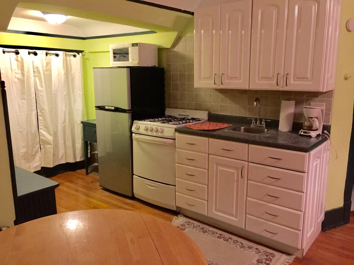 Scarlett House Victorian B & B 제인즈빌 외부 사진