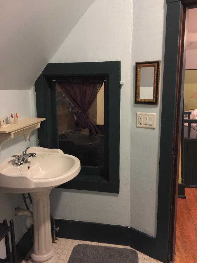 Scarlett House Victorian B & B 제인즈빌 외부 사진