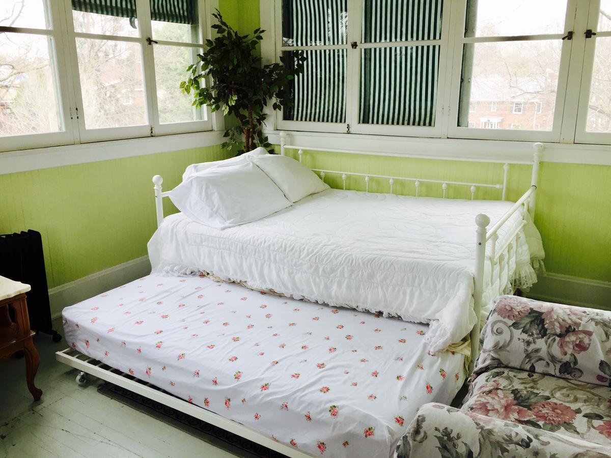 Scarlett House Victorian B & B 제인즈빌 외부 사진
