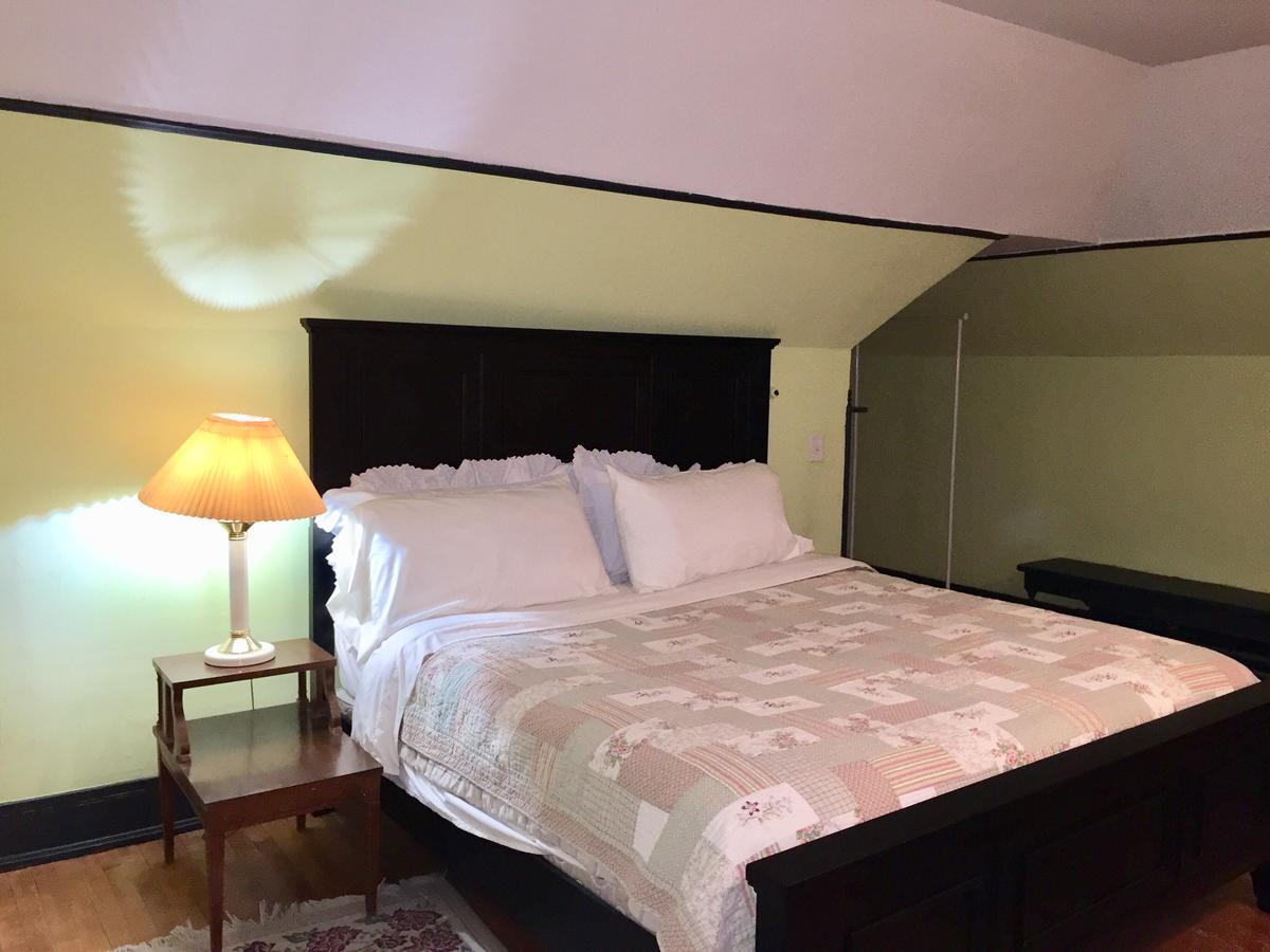 Scarlett House Victorian B & B 제인즈빌 외부 사진
