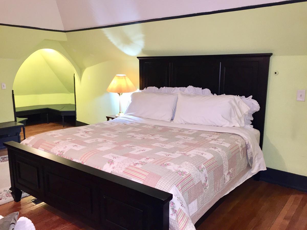Scarlett House Victorian B & B 제인즈빌 외부 사진