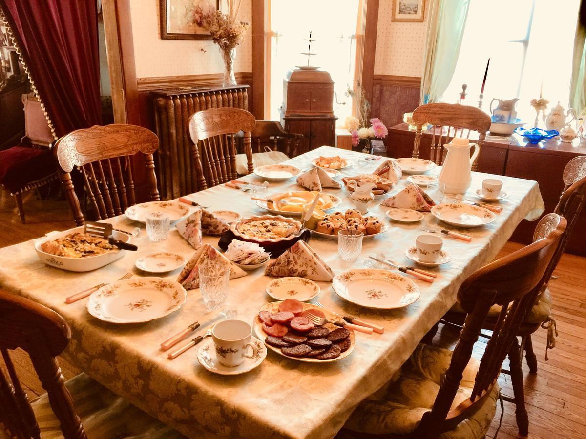 Scarlett House Victorian B & B 제인즈빌 외부 사진